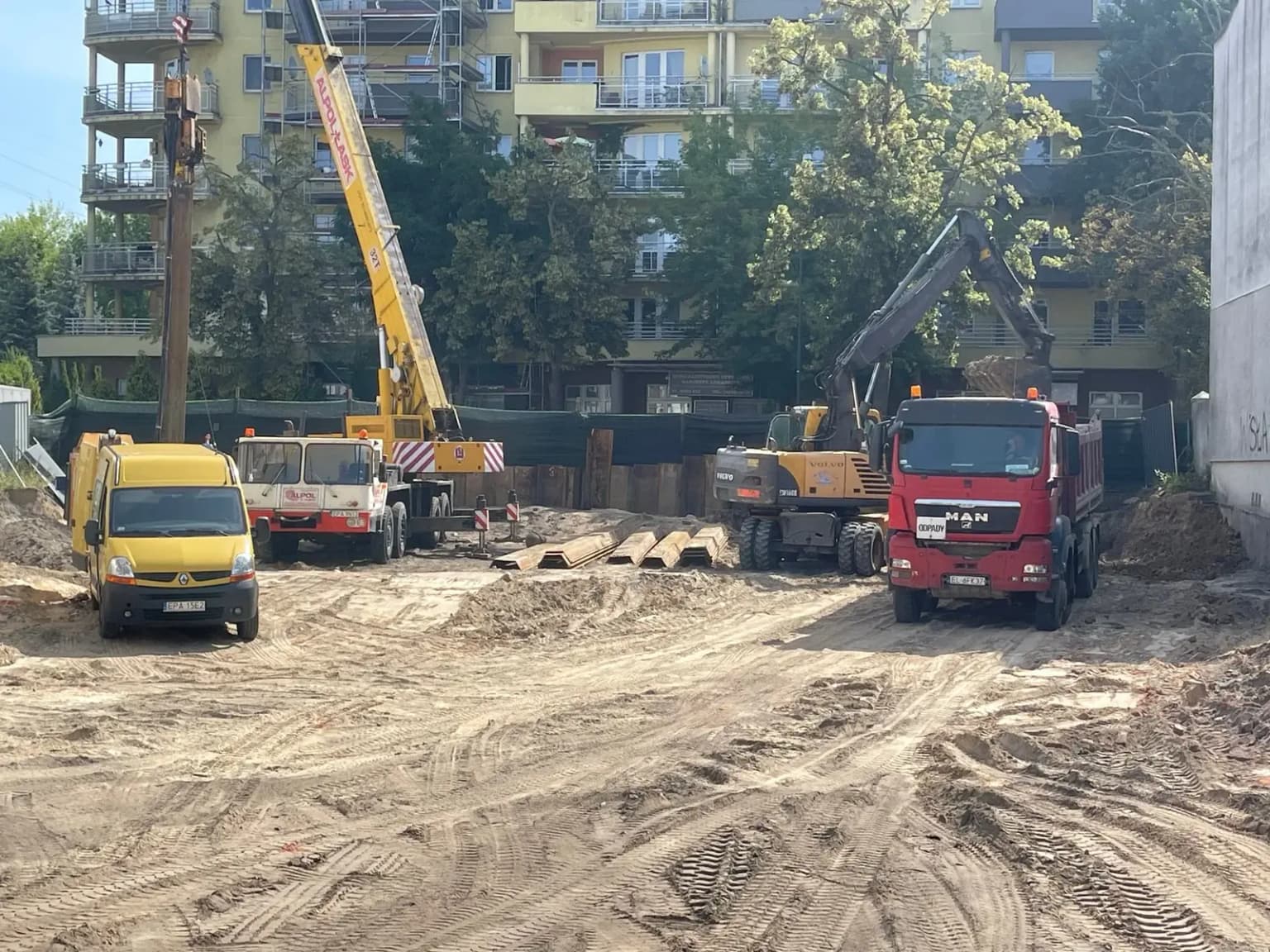 Wykopy pod budynek wielorodzinny z parkingiem podziemnym w Łodzi